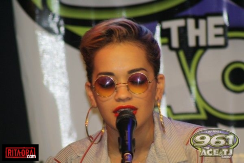  Rita Ora - iHeartRadio 샬럿, 샬 롯 Studio at Channel 96.1 - July 18, 2012