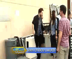  Rob talking to Kristen at the TCA's