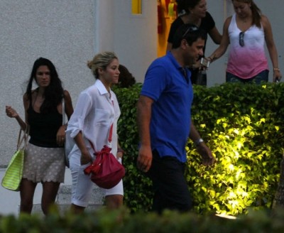  शकीरा shopping in Miami [July 23, 2012]