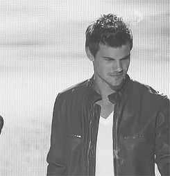  Taylor Lautner at TCA 2012