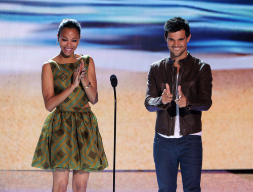  Taylor - Teen Choice Awards 2012 - tunjuk