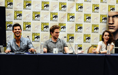 Twilight Saga Cast At Comic Con