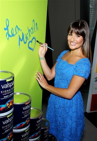  Valspar Hands For Habitat Unveiling Hosted sejak Lea Michele - July 20, 2012