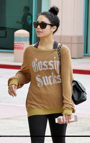  Vanessa - Leaving the gym in LA - July 16, 2012