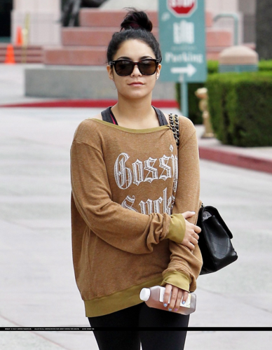  Vanessa - Leaving the gym in LA - July 16, 2012