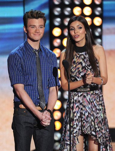  Victoria Justice at the Teen Choice Awards 2012 - mostrar