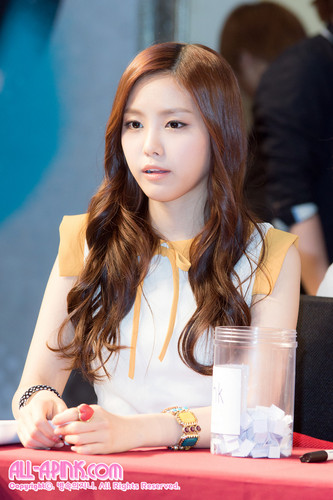  120525 A ピンク I'Park Mall Fansign