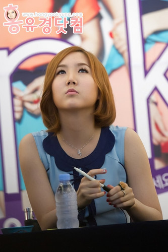  120525 Yookyung at I'Park Mall fã Signing Event
