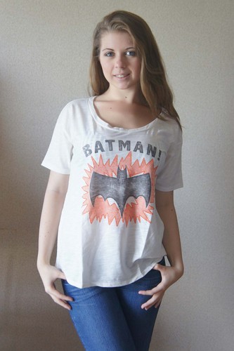  バットマン Womens T-Shirt at Sweetnsourtees.com