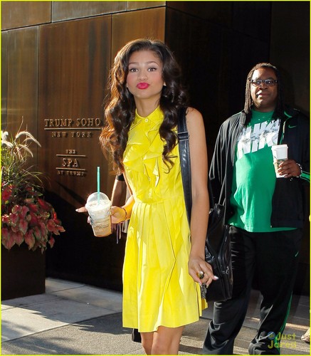  Bella Thorne & Zendaya arrive at the WPIX studios, to promote Shake it up special, 2 august 2012