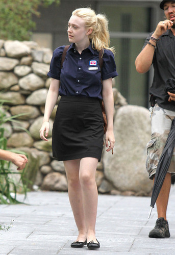  Dakota Fanning On Set of "Very Good Girls" [July 19, 2012]