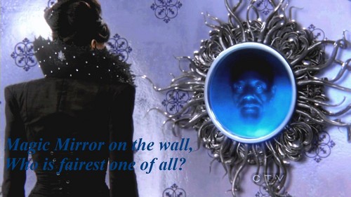  Evil क्वीन and Magic Mirror