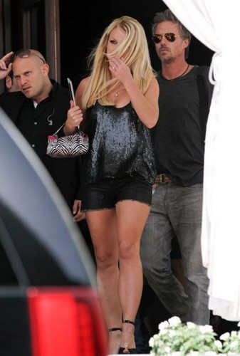  Heads to X-Factor Bootcamp In Black Leather Cut Offs In Miami [July 2012]