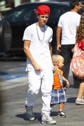  Justin in Calabasas family 2012