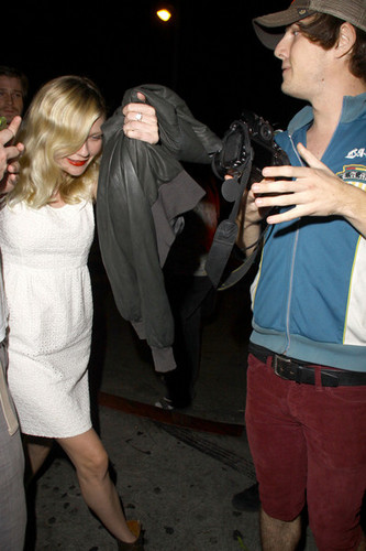  Kirsten Dunst at महल, शताब्दी, chateau Marmont in West Hollywood [August 2, 2012]