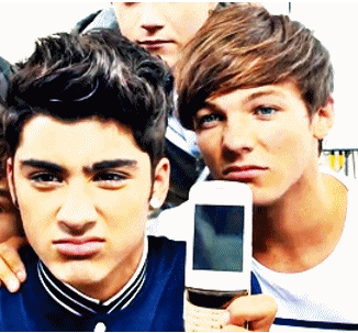  Look at louis and zayns faces.:D