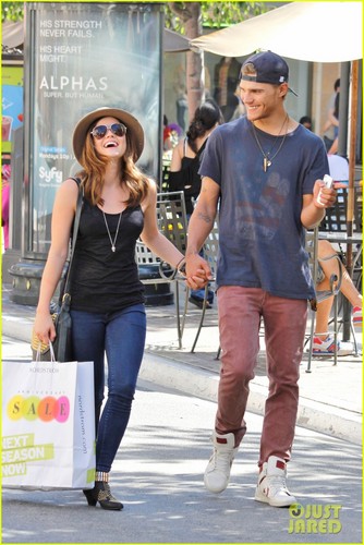  Lucy & Chris at The Grove