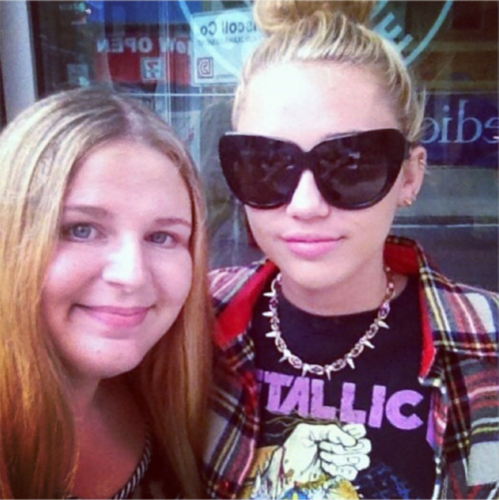  Miley And Fans.