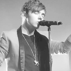  Nathan Singing <3