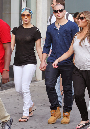  Out For avondeten, diner At Pastis In New York City [22 July 2012]
