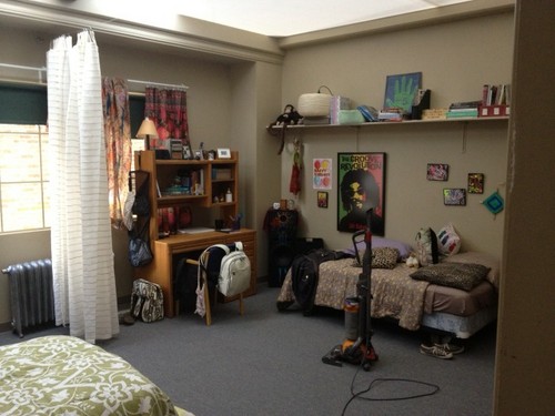  Rachel's dorm room in NY (+ her roommates part)