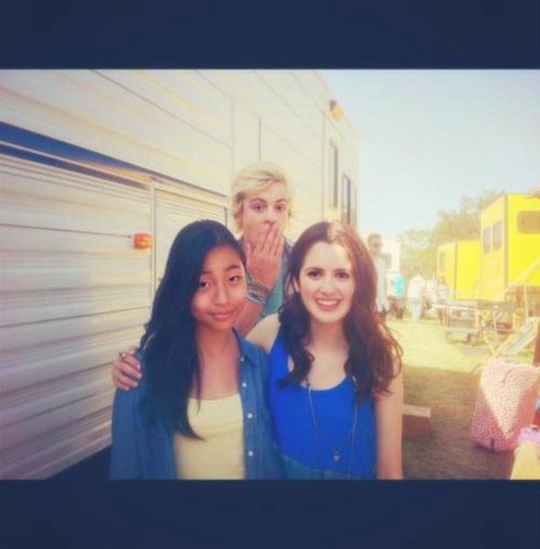  Ross and Laura with Фаны