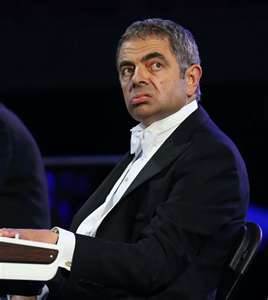  Rowan Atkinson as Mr feijão at the opening ceremony!