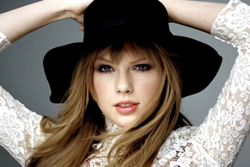 Taylor <3 Covergirl