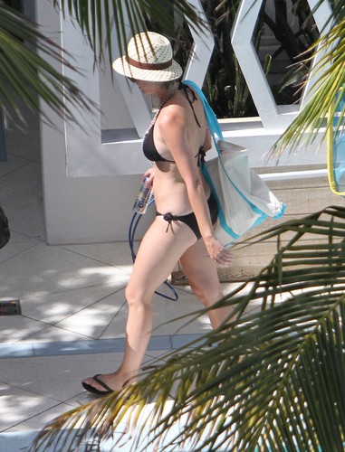 Wearing A Bikini At A Hotel Pool In Miami [26 July 2012]