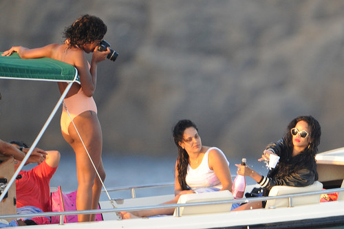 Wearing A Bikini On Vacation In Italy [28 July 2012]
