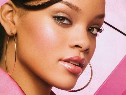  Rihanna covergirl fruit spritzer