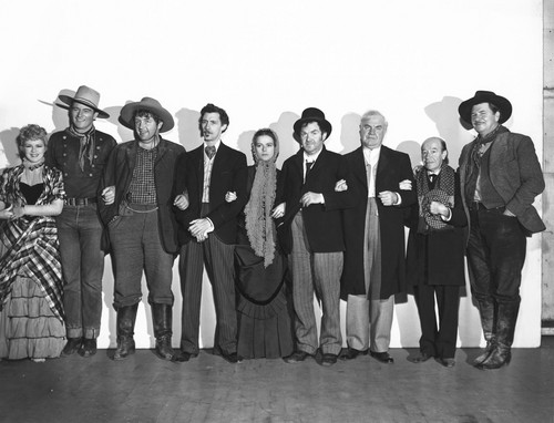  'Stagecoach' John Wayne and Những người bạn off set
