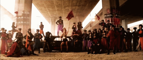  Beyoncé in ‘Run The World (Girls)’ âm nhạc video