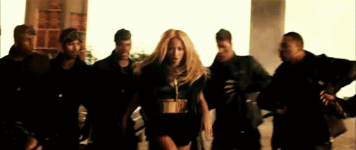  Beyoncé in ‘Run The World (Girls)’ Musica video