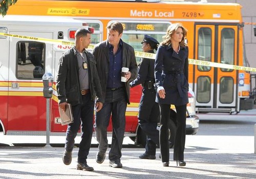  istana, castle Season 5 Behind-the-Scenes Set Pictures of Nathan Fillion, Stana Katic, and Jon Huertas!
