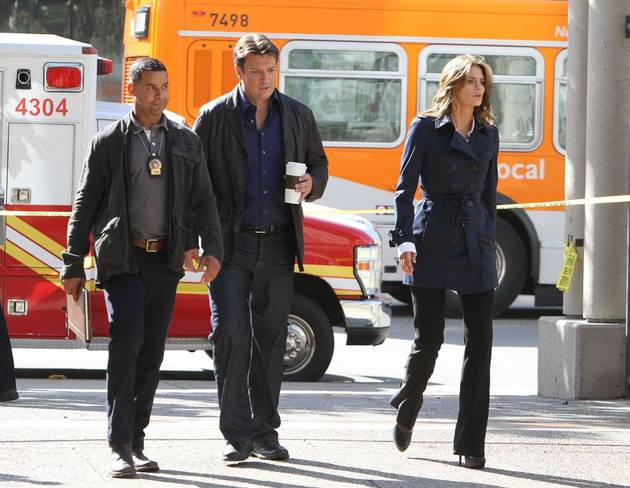 Castle Season 5 Behind-the-Scenes Set Pictures of Nathan Fillion, Stana Katic, and Jon Huertas!