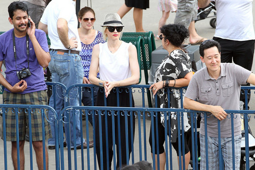  Gwen Stefani Out With Her Kids [July 27, 2012]