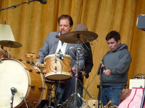  arrendajo, jay Bellerose and Charlie (son of hugh laurie) coñac 05.07.2012