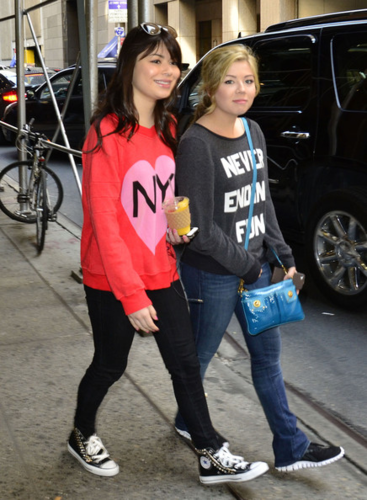 Jennette & Miranda 