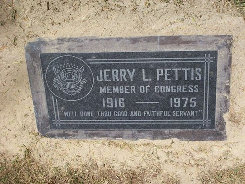  Jerry Lyle Pettis (July 18, 1916 in Phoenix, Arizona – February 14, 1975