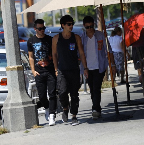  Jonas Brothers 2012 new foto's