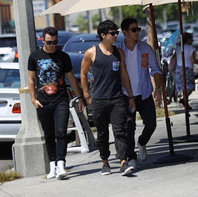  Jonas Brothers 2012 new фото