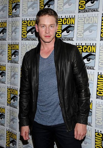  Josh at Comic Con 2012 - Once Upon A Time