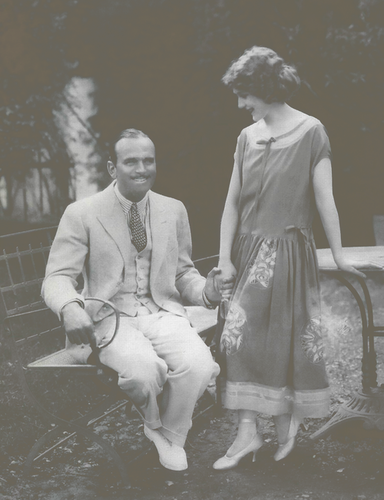  Mary Pickford & Douglas Fairbanks