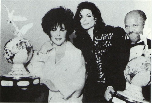  Michael With Dame Elizabeth Taylor And Berry Gordy