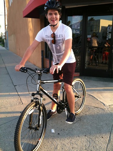  On yer bike Damo !!!