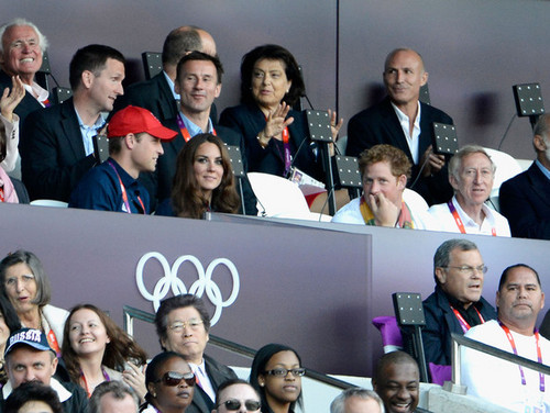  Prince William attend the evening's Athletics events on dag 9 of the London 2012 Olympic Games