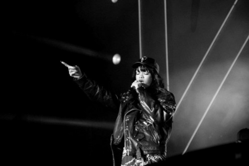  Rihanna shares some foto on Facebook from the 'Peace and Amore Festival and Kollen Festival 31/8/12