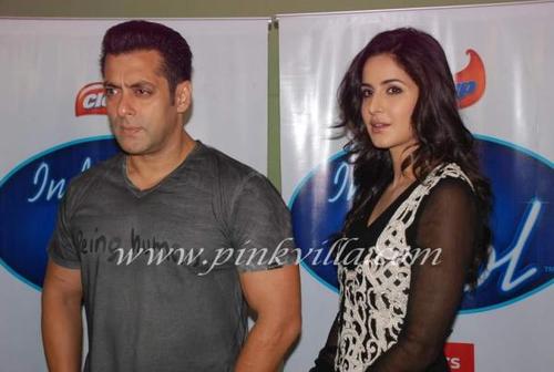  Salman Khan & Katrina Kaif were seen on the sets of Indian Idol promoting 'Ek Tha Tiger'