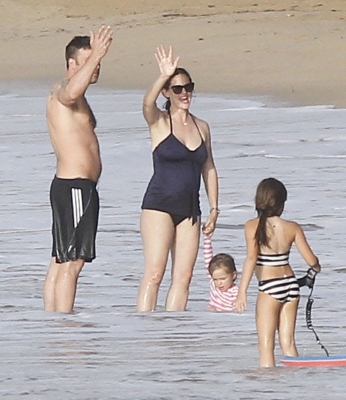  The Afflecks spent a hari on the pantai in Puerto Rico